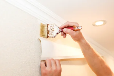 Pose de papier peint à Parentignat — revêtements muraux et toiles de verre